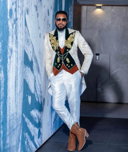 The “Bridgeton” 24 VS 2 Suit