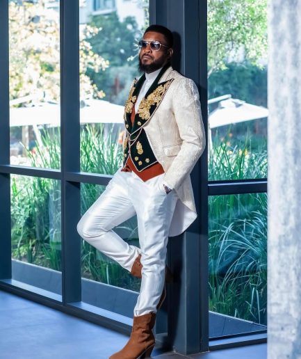 The “Bridgeton” 24 VS 2 Suit
