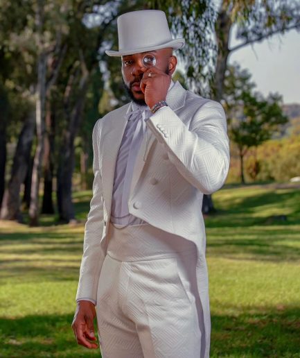 The “Bridgeton” 24 VS 1 Suit