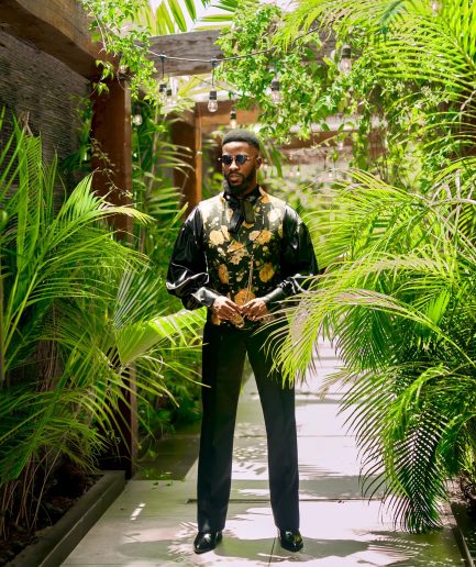 The “Bridgeton” 24 VS 5 Suit