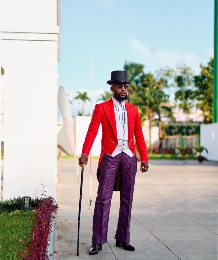 The “Bridgeton” 24 VS 6 Suit.