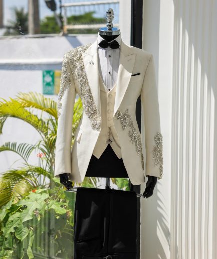 The unaltered Suit 2