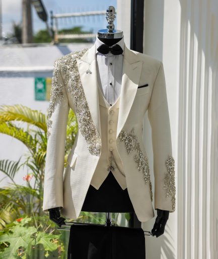 The unaltered Suit 2