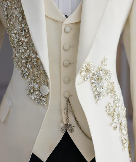The unaltered Suit 2