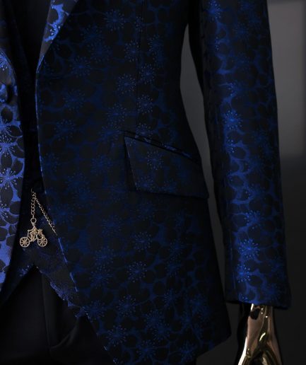 The “Pebble” Suit