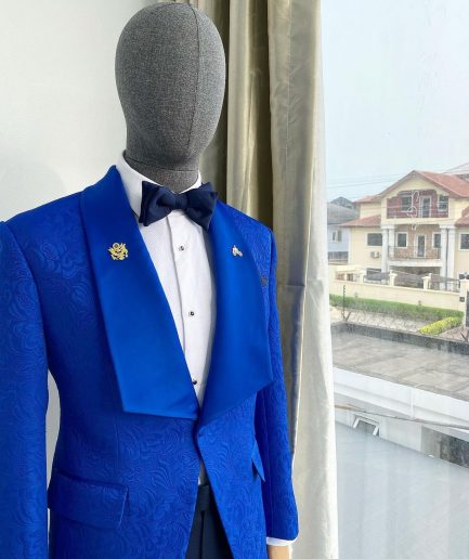 A Royal Blue floral pattern jacquard shawl lapel tuxedo suit
