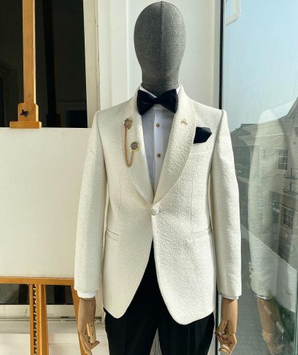 An Ivory white dispersed floral pattern jacquard shawl lapel blazer suit