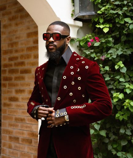 The “Rings & Snap 1864” Suit 4