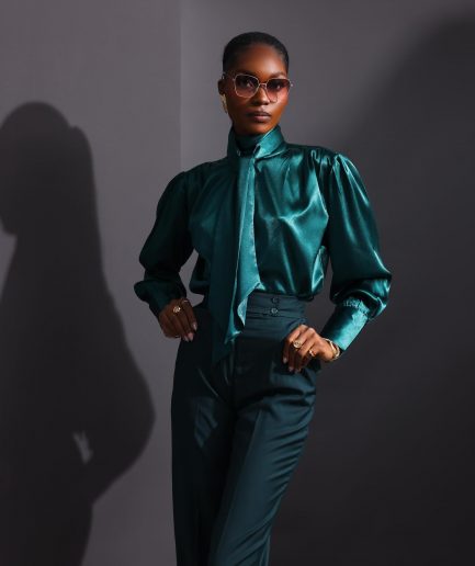 The “AVT6 VS 1” tie neck shirt