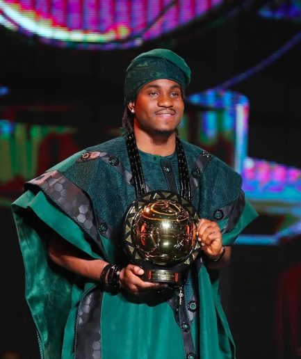 The “Demola” Agbada
