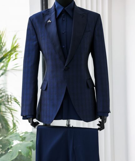 The Unaltered Suit 3 Vs 1