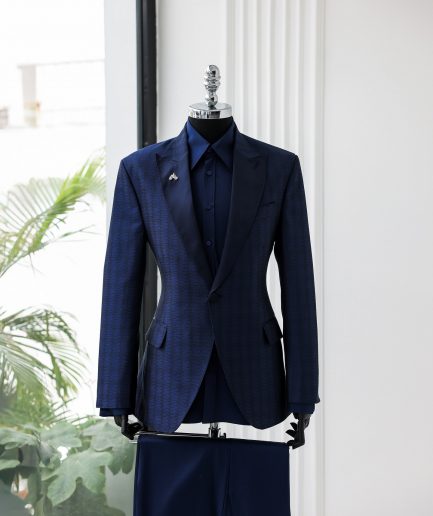 The Unaltered Suit 3 Vs 1