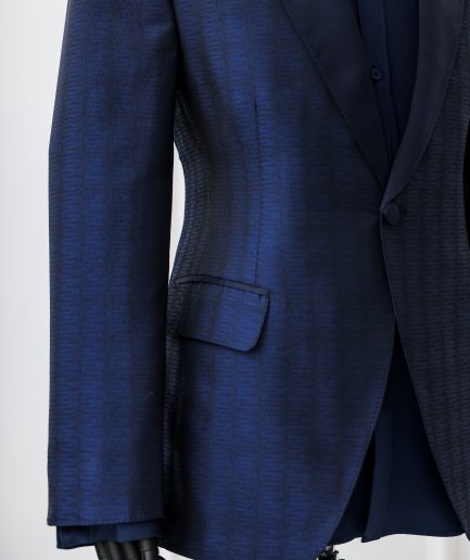 The Unaltered Suit 3 Vs 1