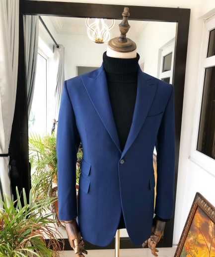A Navy Blue Peak Lapel Business Suit