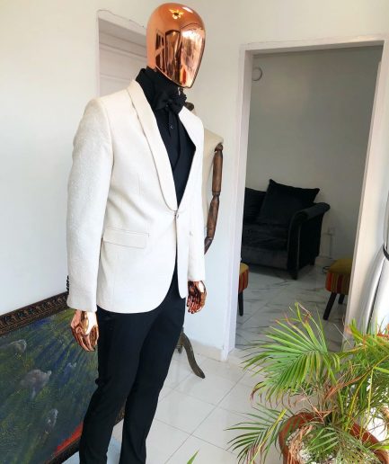 A classic white Ivory Floral jacquard shawl lapel Suit