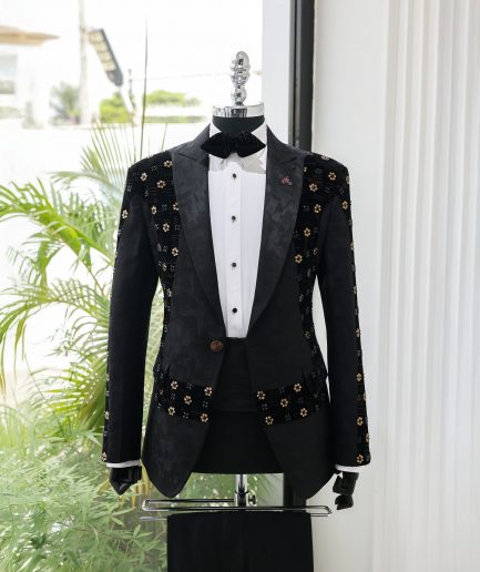 The “Wrap on black” Suit 4