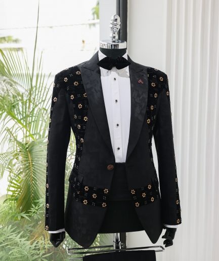 The “Wrap on black” Suit 4