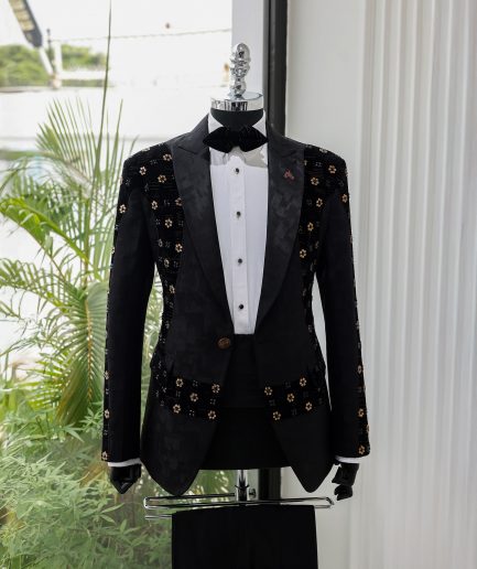 The “Wrap on black” Suit 4