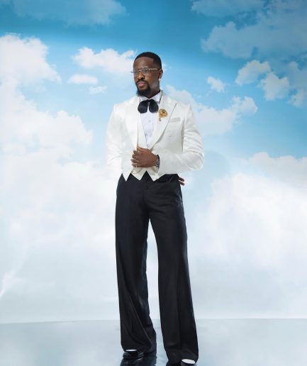 The "Ivory Satin" – Ivory White Cropped Suit