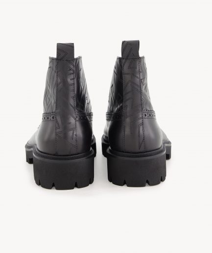 DKBT 06 - Boot